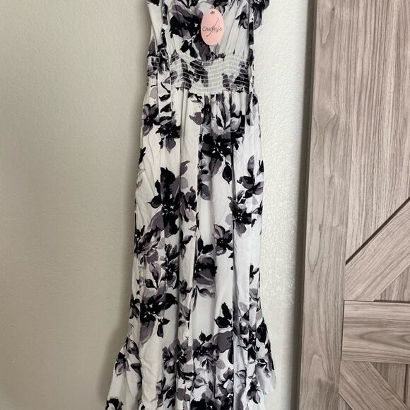 New boutique halter dress - Picture 5 of 6